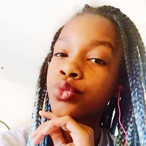 Meet your Posher, Simone